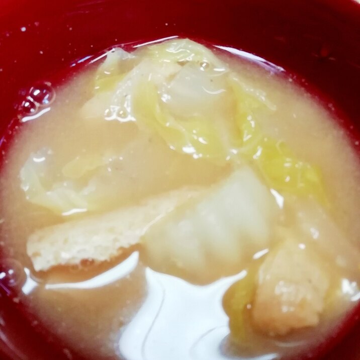 油揚げと白菜の粕汁